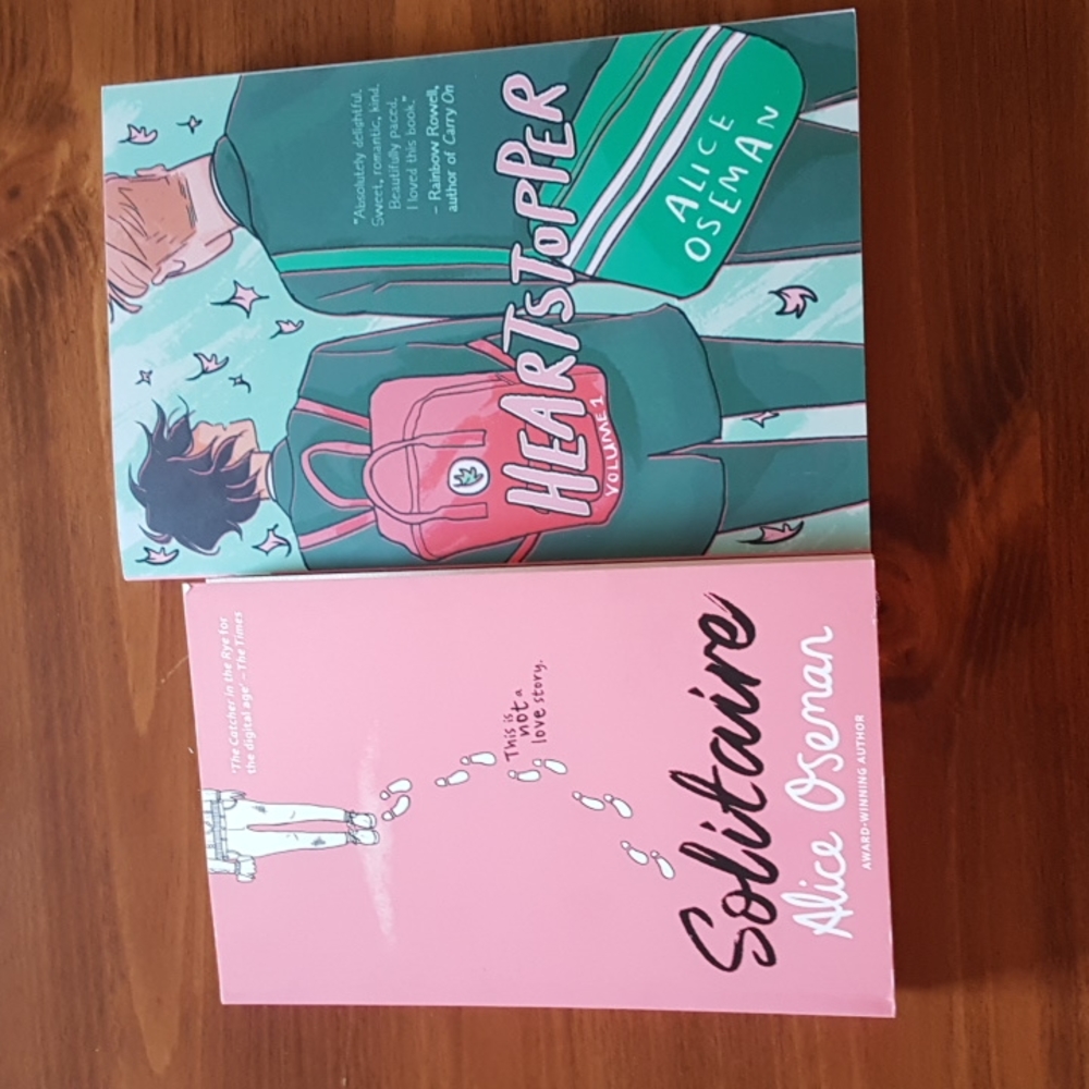 Book bundle Heartstopper and Solitaire